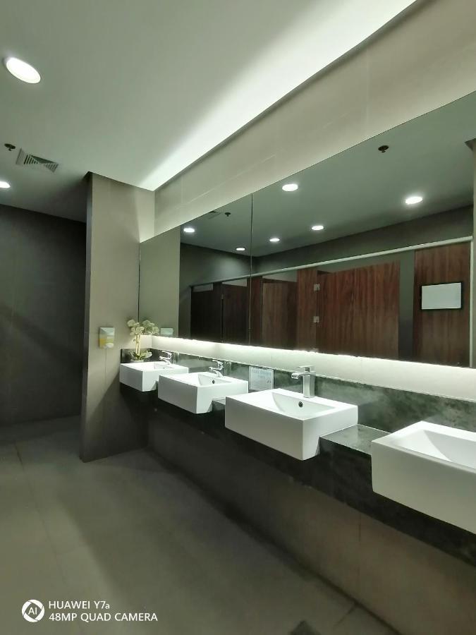 The Beacon Makati Staycation Suites Manila Exterior photo